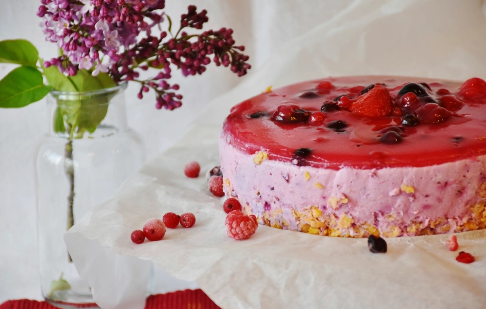 Rozsaszin bogyos kremtorta, illusztracio